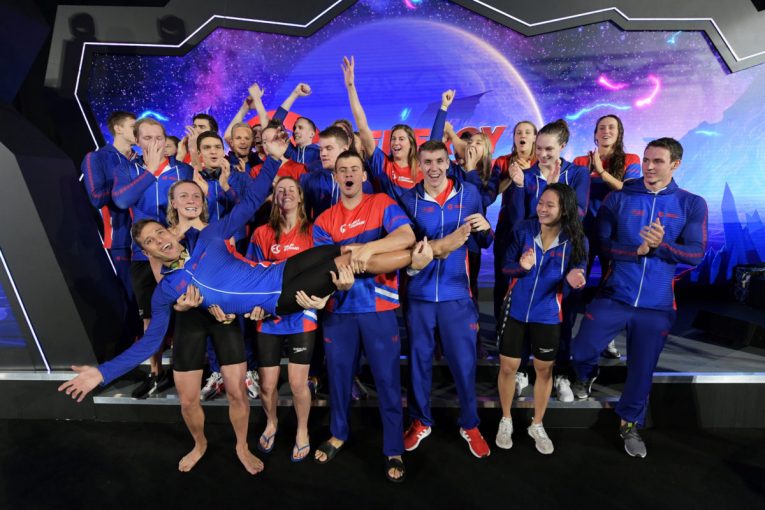Energy Standard celebrates the victory of the European derby in London. Photo Credit: International Swimming League